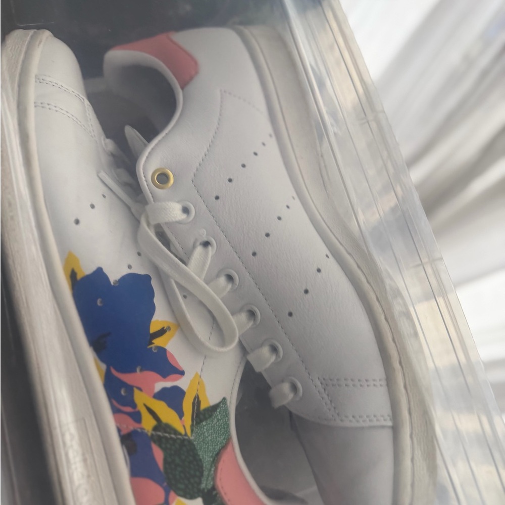 Adidas Stan Smith White and Pink Sneakers, size 9 1/2